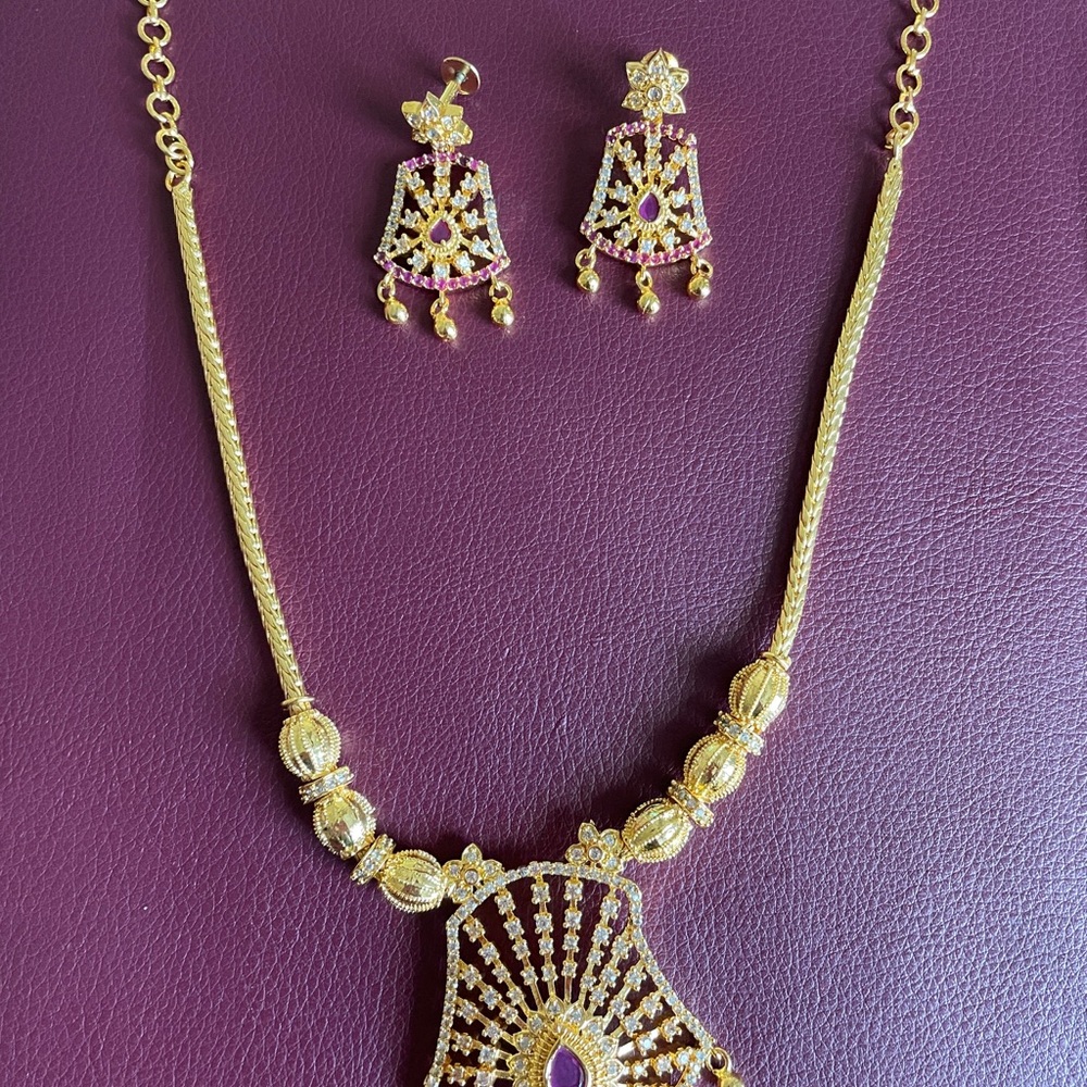 Gold-Tone Purple Accent Women's Necklace & Earring Set